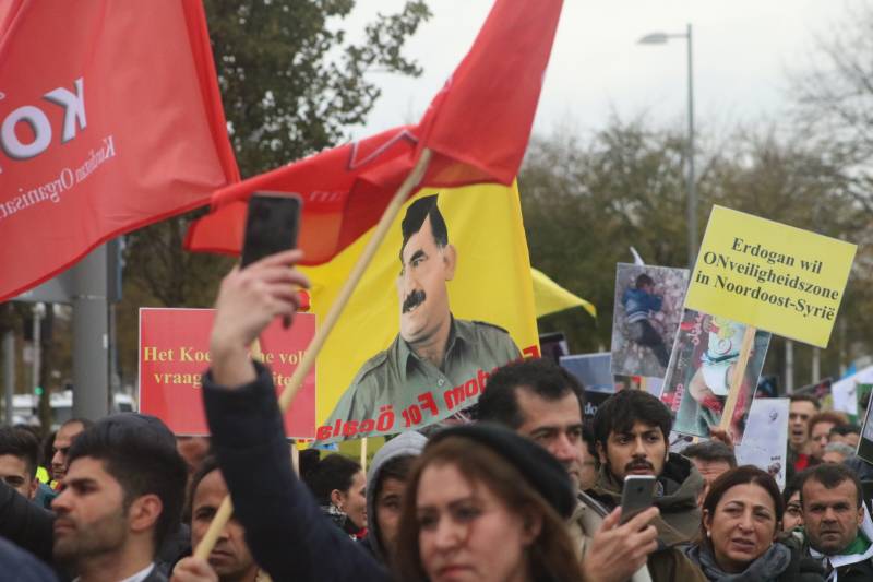 Acht aanhoudingen bij demonstratie van Koerden