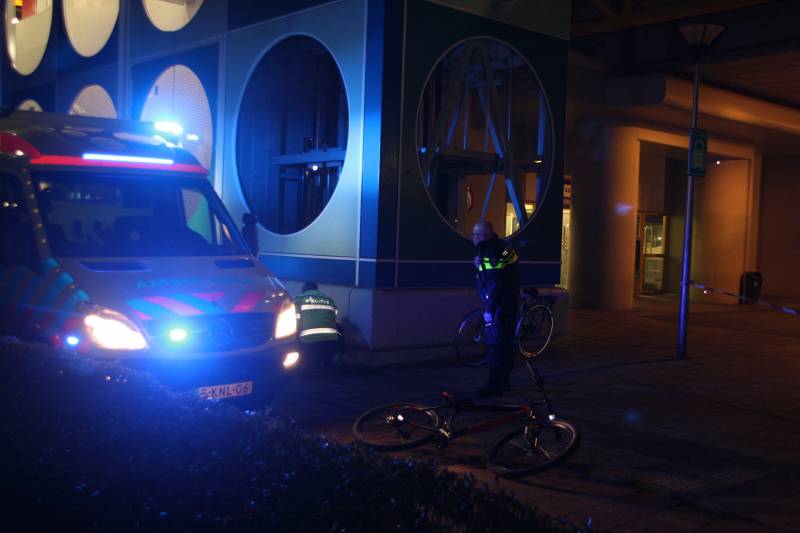 Jongeman zwaargewond bij steekpartij