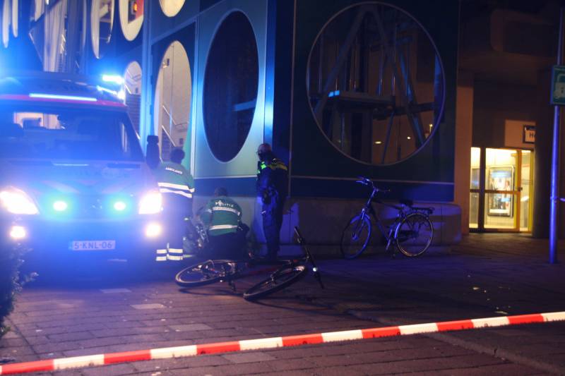 Jongeman zwaargewond bij steekpartij