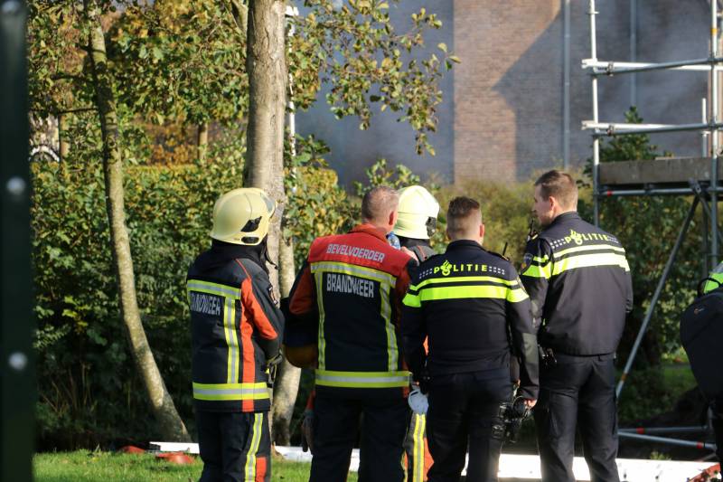 Dak van kerk vat vlam bij werkzaamheden