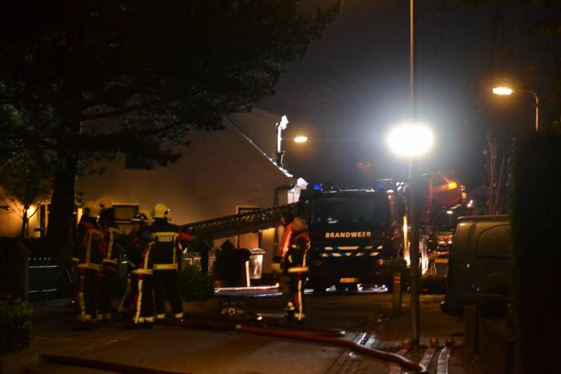 Dak van kerk vat vlam bij werkzaamheden