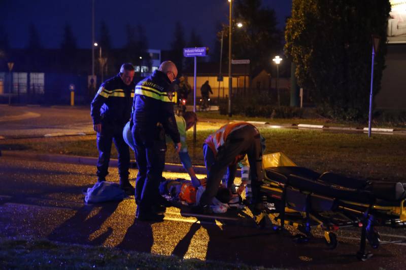 Overstekende fietser aangereden op rotonde
