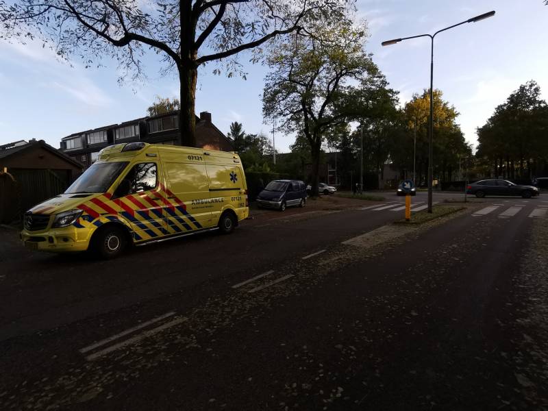 Fietser licht gewond na aanrijding met auto