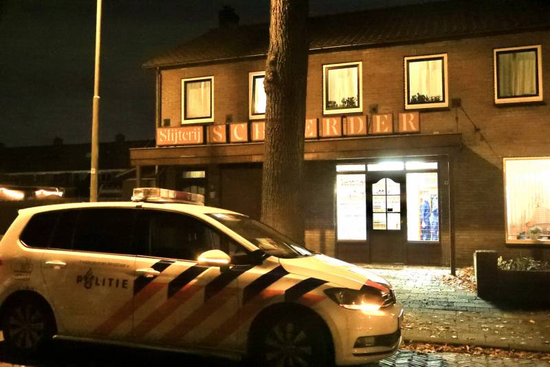 Overval op slijterij, politie doet onderzoek