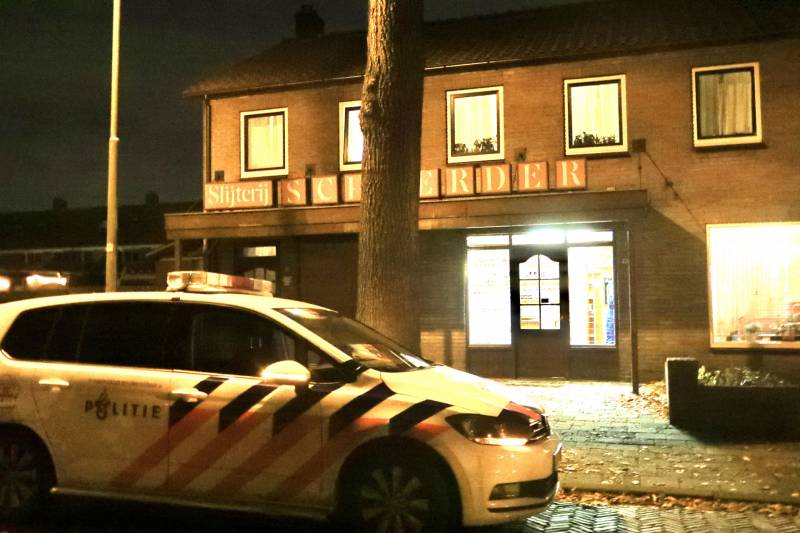 Overval op slijterij, politie doet onderzoek