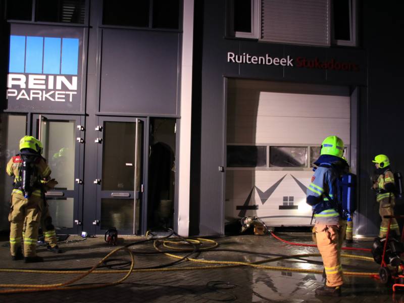 Brand in loods van stucadoorsbedrijf