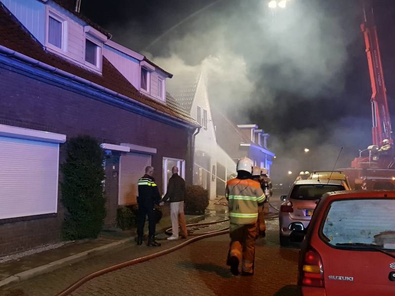 Twee woningen ontruimd na uitslaande brand in atelier