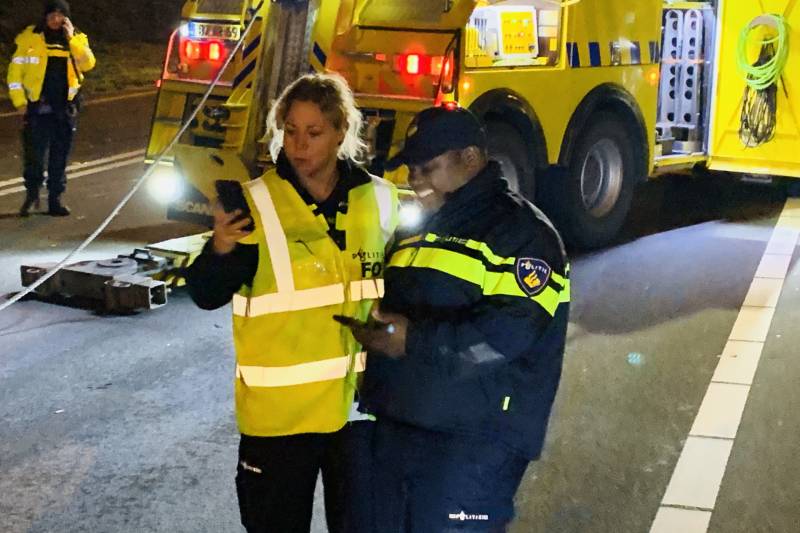 Tankwagen knalt op maaivoertuig, drie personen gewond