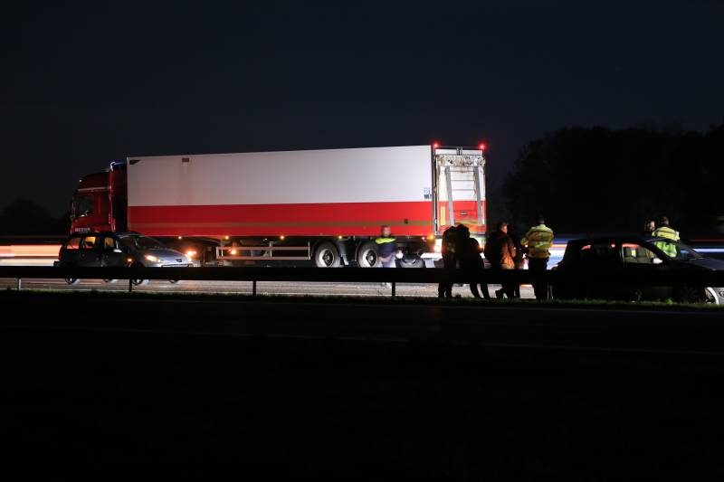 Flinke file na aanrijding met vrachtwagen