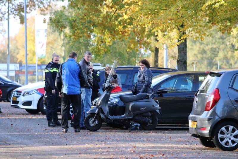 Scooterrijder aangereden op parkeerplaats