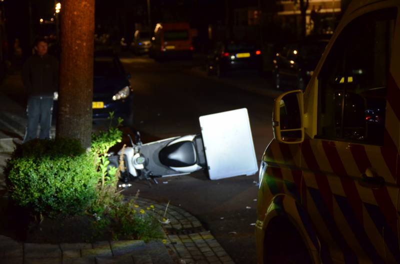 Auto scooter maaltijdkoerier