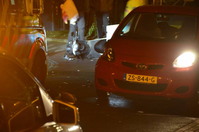 Auto scooter maaltijdkoerier