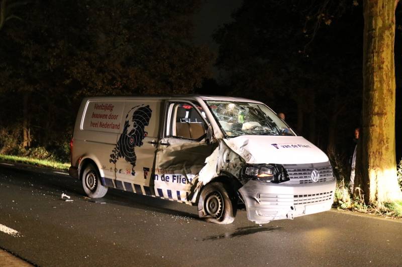 Flinke schade na botsing met boom