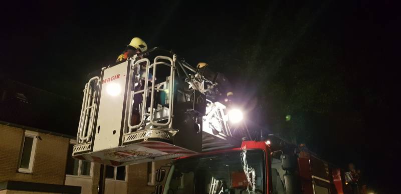 Schade na blikseminslag in dak van woning