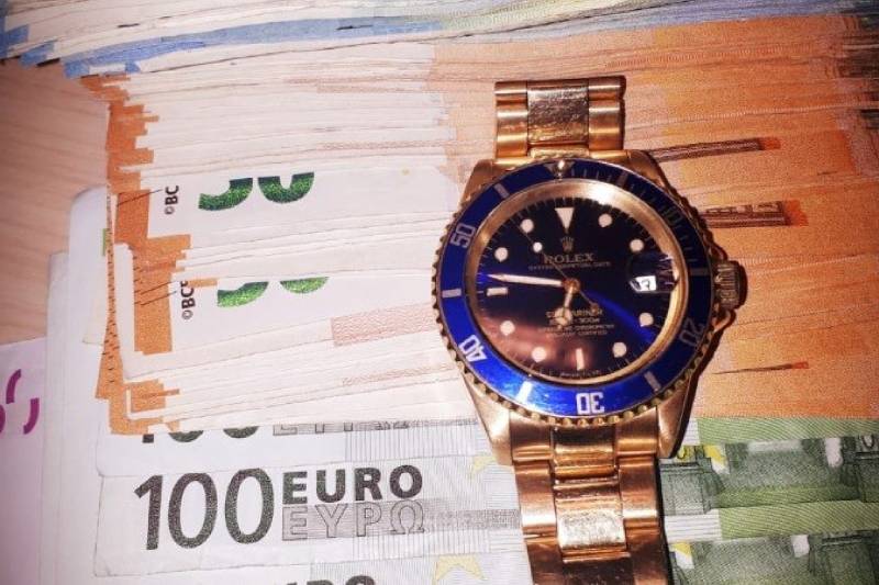 Verdachte (32) loopt drugswoning uit met 8000 euro in pak cornflakes in Crooswijk