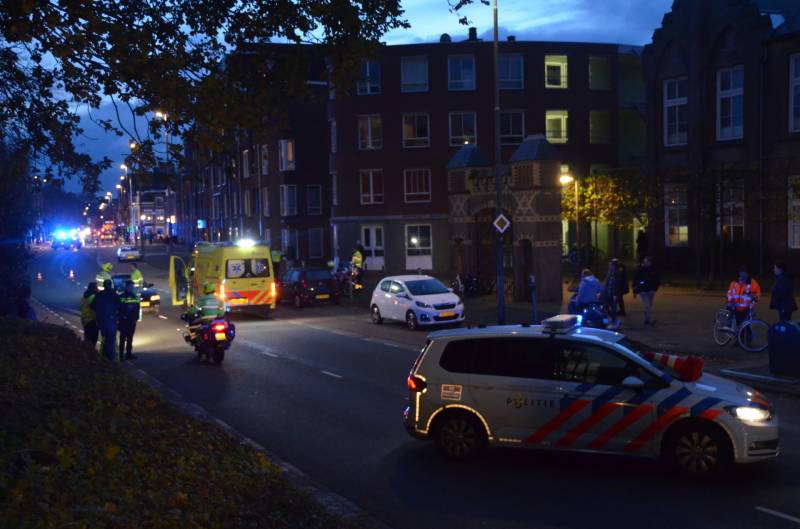 Fietser zwaargewond na aanrijding met auto