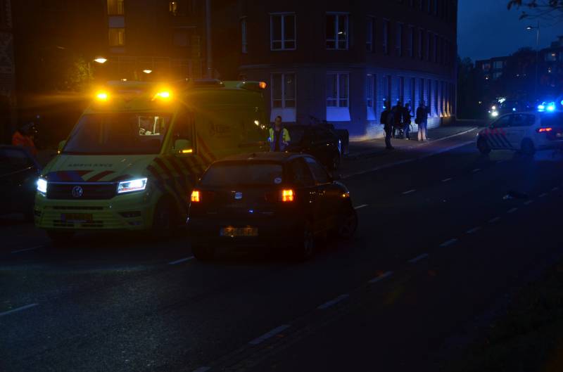 Fietser zwaargewond na aanrijding met auto