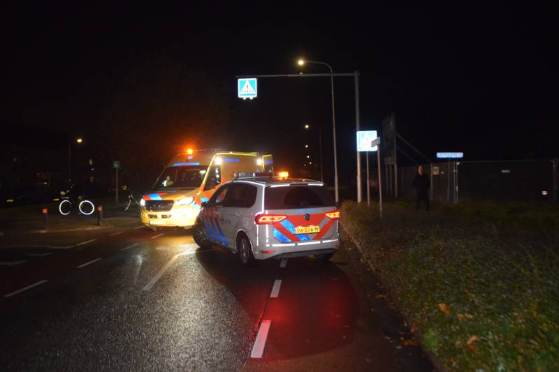 Fietser geschept door personenauto