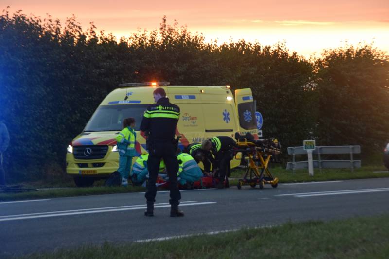 Fietser gewond na aanrijding met bestelbus