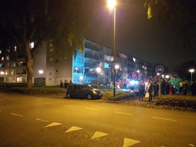 Veel hulpdiensten bij incident in flat
