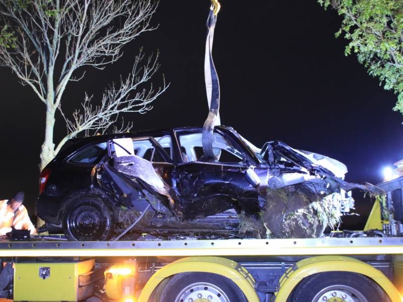 Bestuurder gewond na crash in sloot