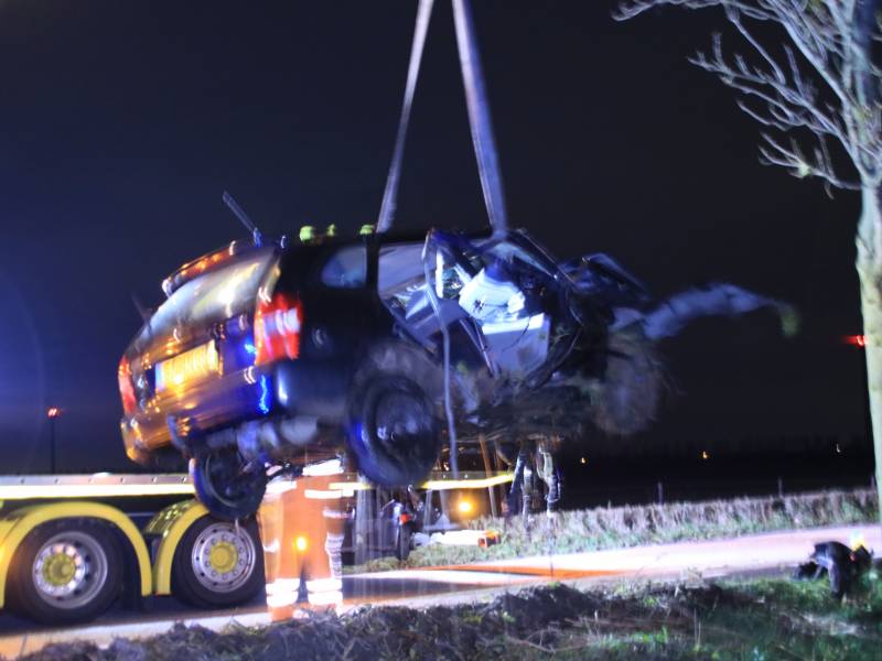 Bestuurder gewond na crash in sloot