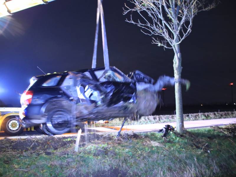 Bestuurder gewond na crash in sloot