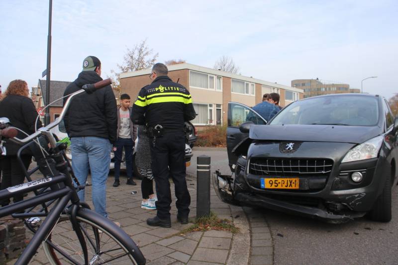 Flinke schade en gewonde na aanrijding