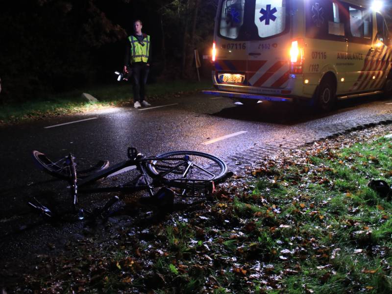 Fietser gewond na aanrijding met personenauto