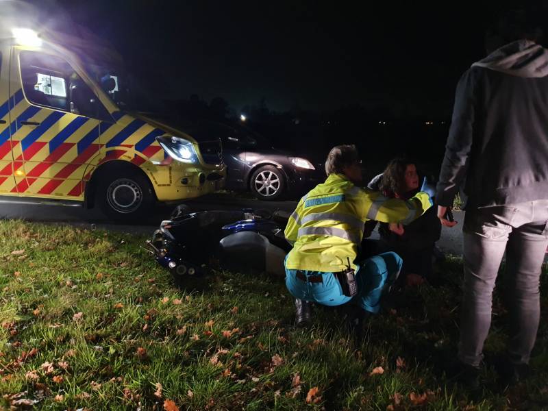 Fietser gewond na aanrijding met scooter