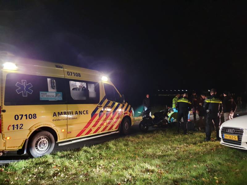 Fietser gewond na aanrijding met scooter