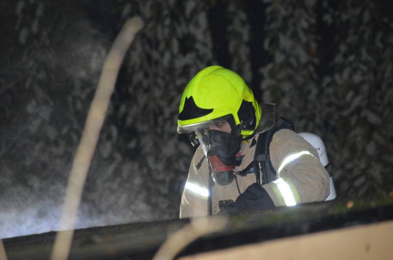 Tuinhuisje verwoest na brand