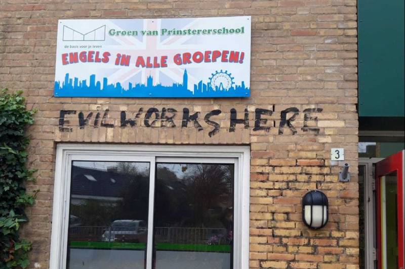 Wederom duivelse teksten beklad op gereformeerde basisschool