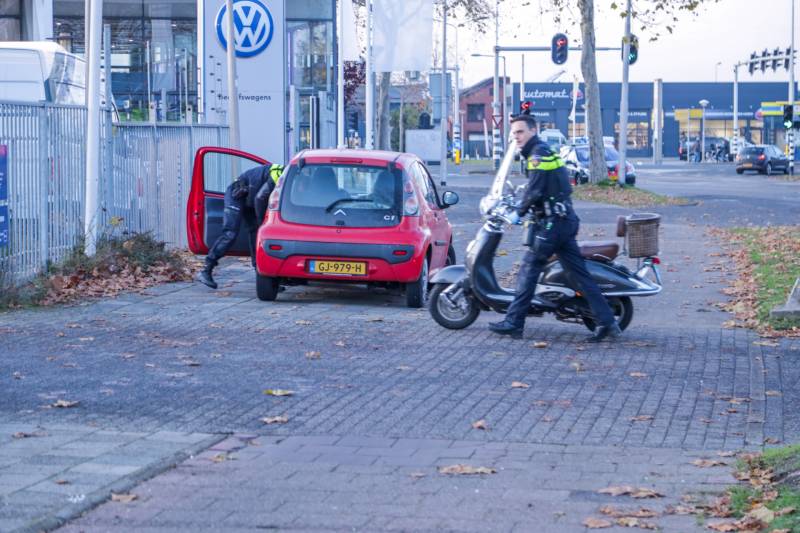 Scooterrijder gaat hard onderuit bedrijventerrein Isselt