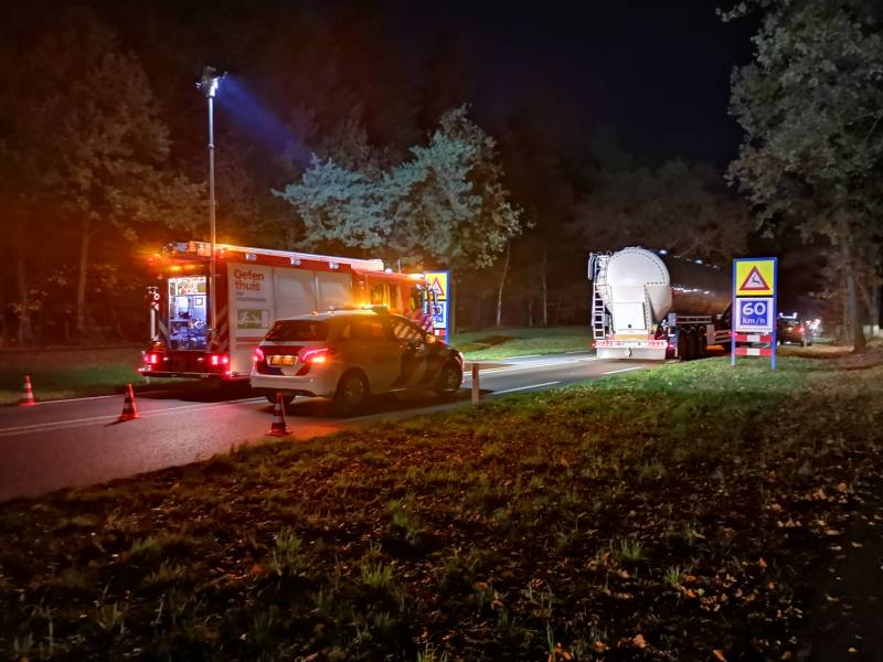 Gewonden na frontale botsing tussen personenbus en auto