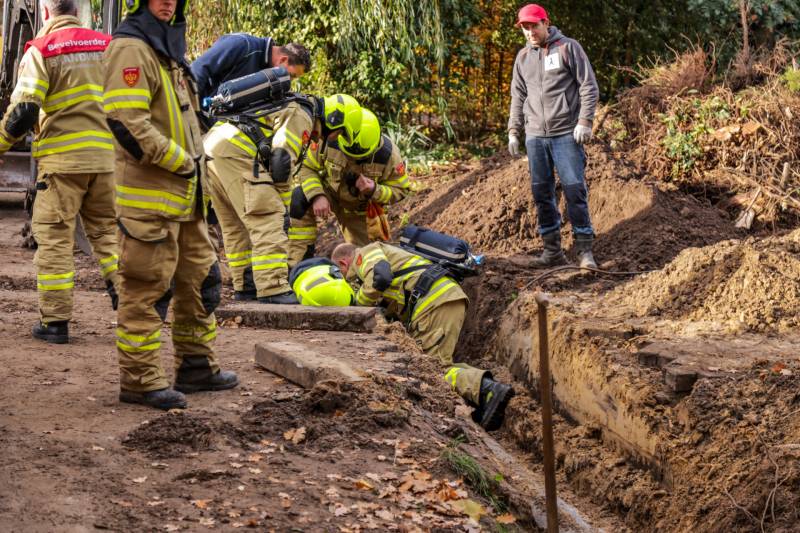 Graafmachine trek gasleiding kapot