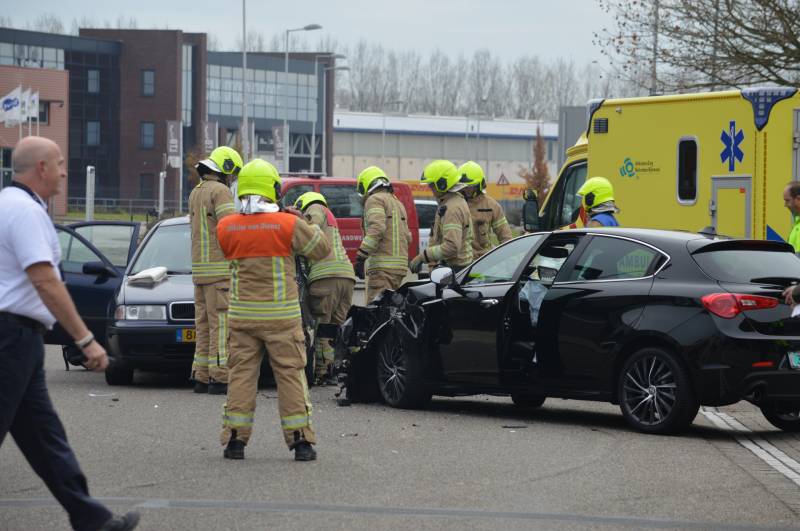 Gewonde na frontale aanrijding