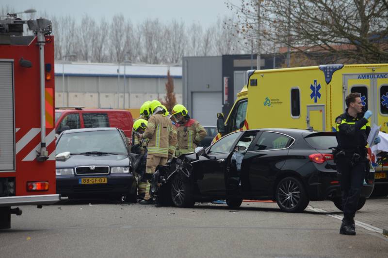 Gewonde na frontale aanrijding