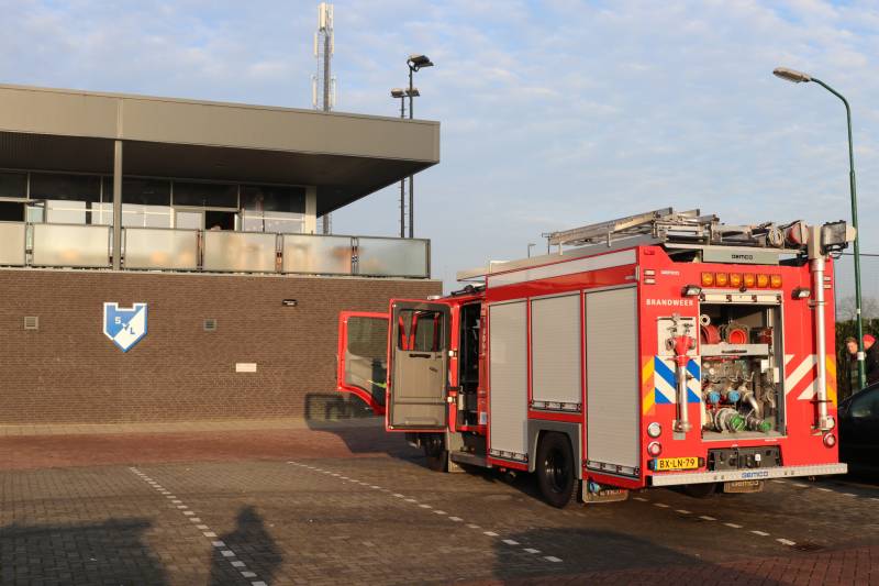 Brand in prullenbak van Sportvereniging SVL