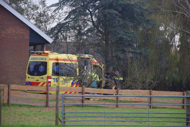 Auto belandt in sloot na eenzijdig ongeluk