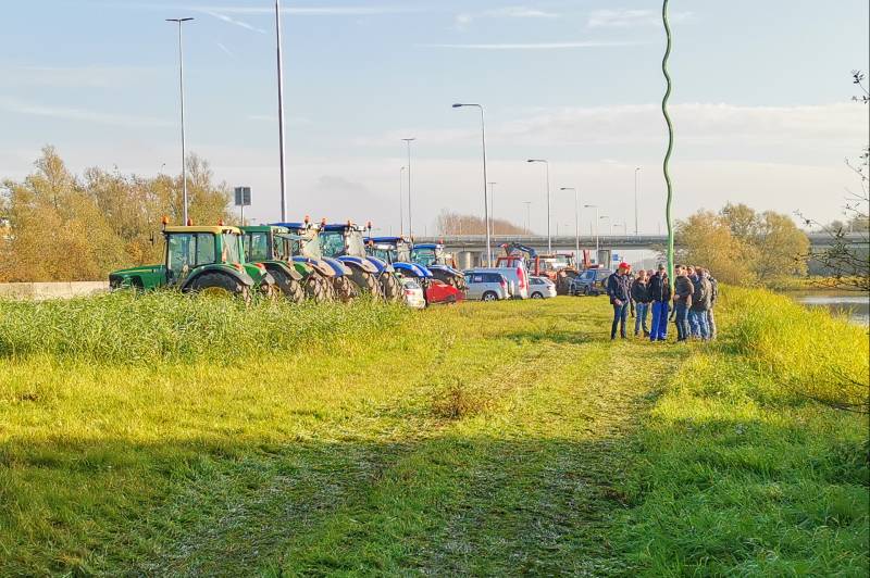 Boerenprotest knooppunt Maanderbroek