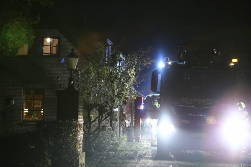 Veel rook bij schoorsteenbrand