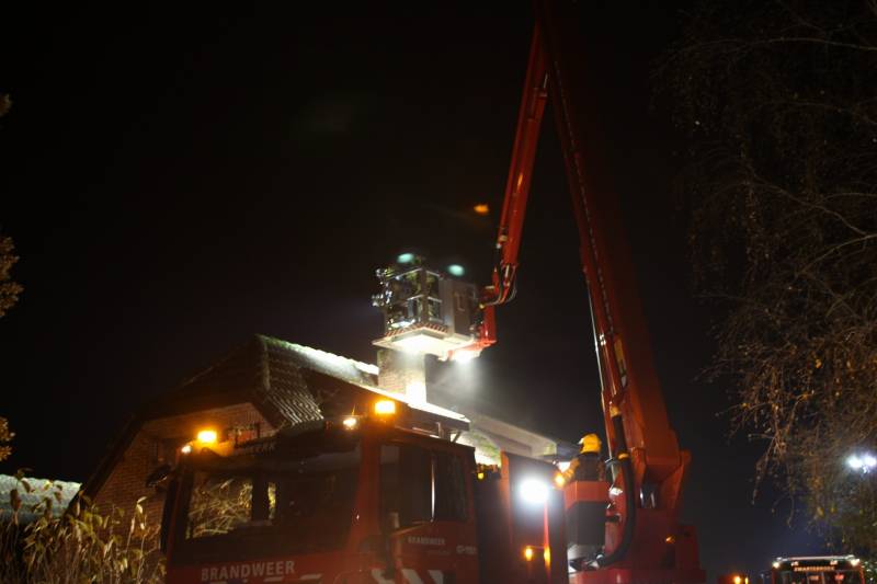 Veel rook bij schoorsteenbrand