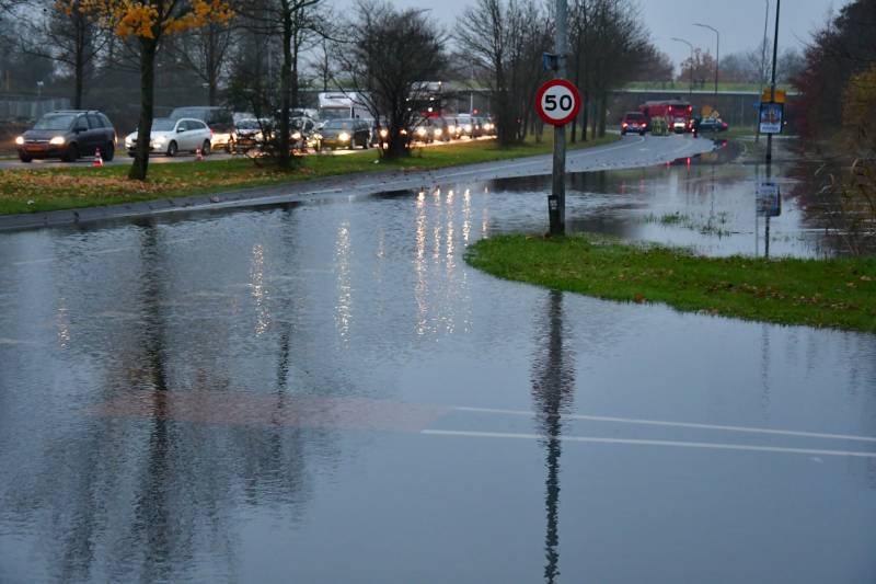 Groot deel stad zonder water na lek