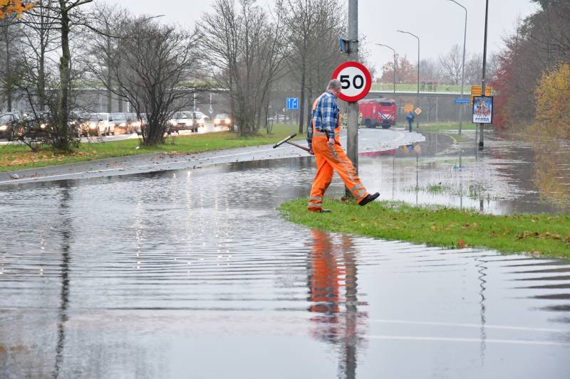 Groot deel stad zonder water na lek