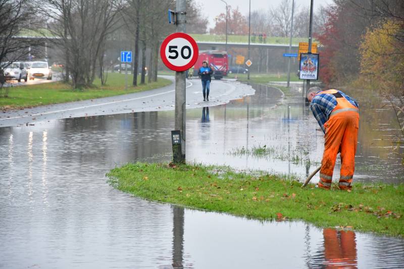 Groot deel stad zonder water na lek