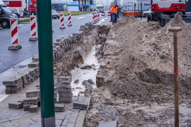 Waterleiding geraakt bij graafwerkzaamheden
