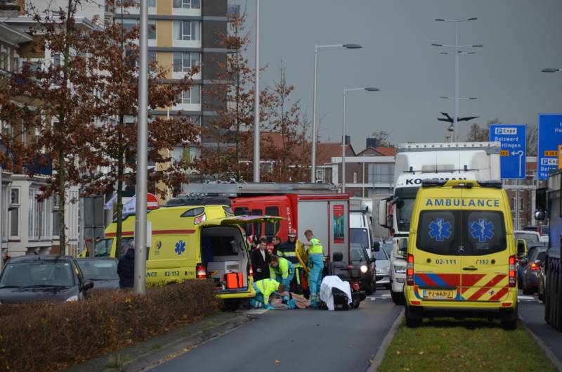 Persoon in scootmobiel ernstig gewond na aanrijding