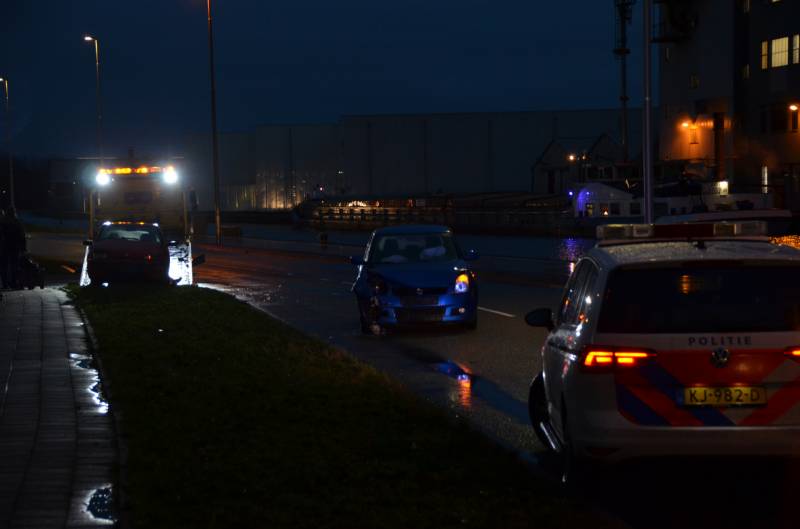 Veel schade bij frontale aanrijding