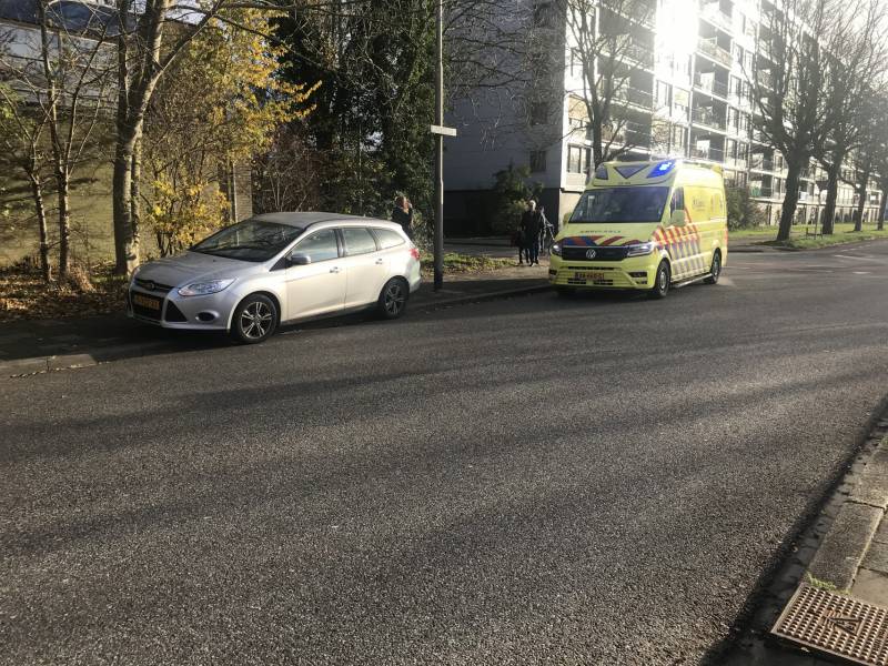 Fietser gewond na botsing met auto
